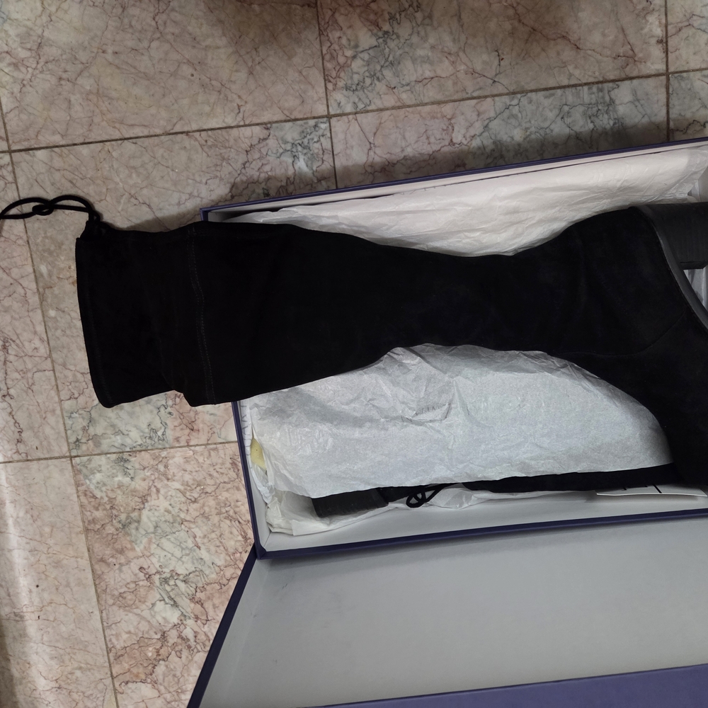 Stuart Weitzman Box - Picture 4 of 4